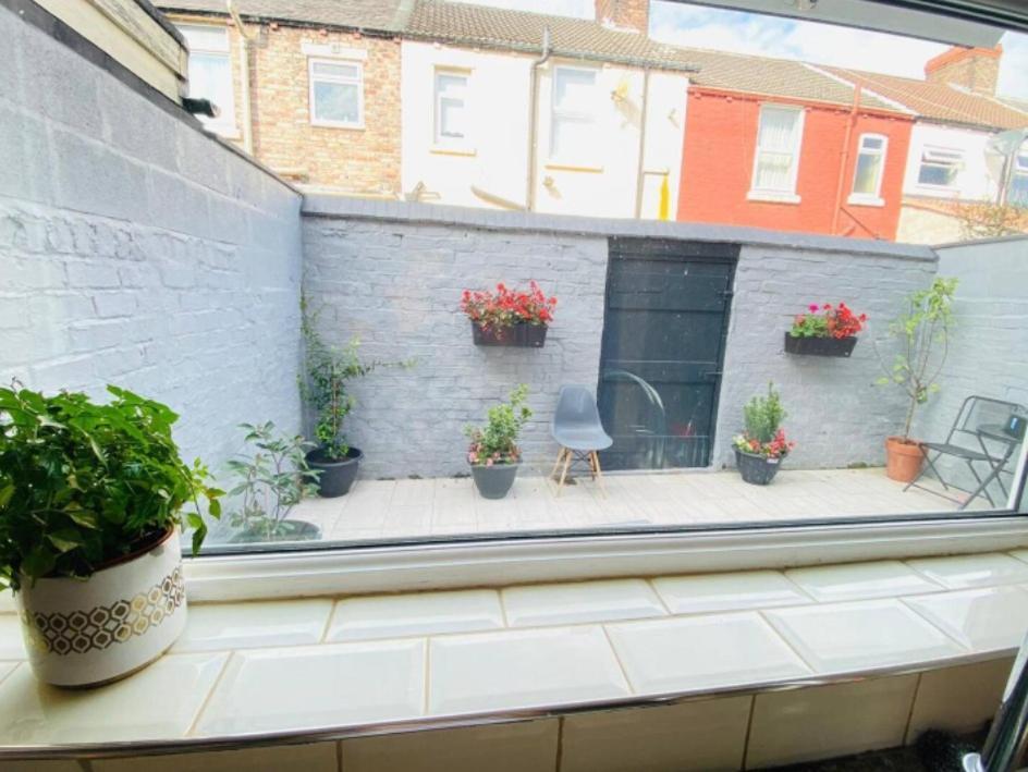 Entire 4 Bedroom House - Ev Point & Free Parking Liverpool Buitenkant foto