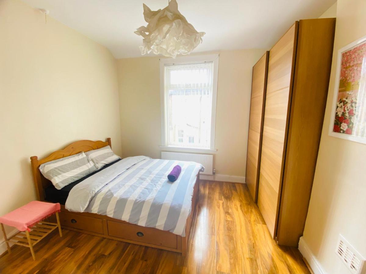 Entire 4 Bedroom House - Ev Point & Free Parking Liverpool Buitenkant foto